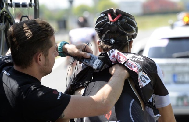 Le problème des radios dans le Tour, INEOS et Visma rompent l'accord avec ASO