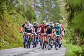Nino Schurter y Lars Forster ganan la primera etapa de la Swiss Epic 2020