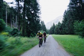 Hynek and Stosek surprised and won the second stage of the Swiss Epic 2020