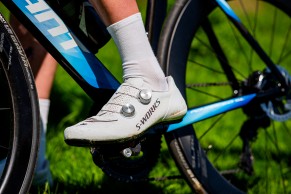 no-comprar-zapatillas-ciclistas-baratas/