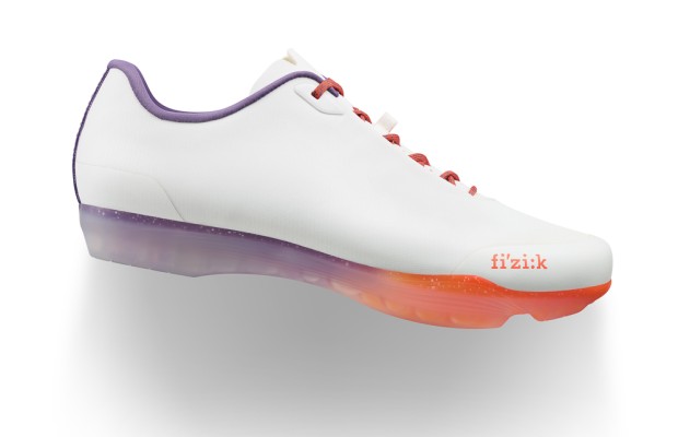 The Fizik Tempo Beat adds color and design to your outings