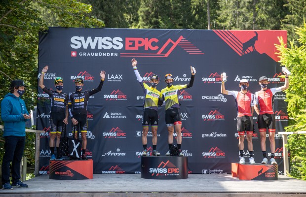 Nino Schurter y Lars Forster ganan la primera etapa de la Swiss Epic 2020