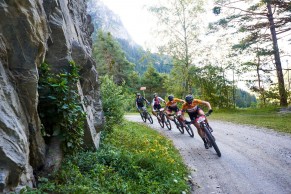 Hynek and Stosek surprised and won the second stage of the Swiss Epic 2020