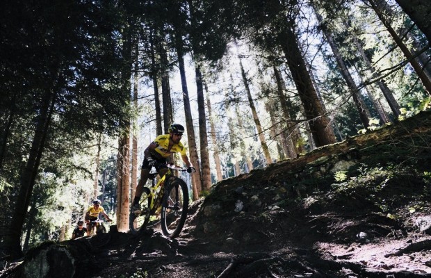 Swiss Epic 2020: Nino Schurter y Lars Forster ganan con autoridad la etapa 4