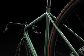 S-Works Crux 2025: the most radical and lightweight gravel bike is renewed and debuts the SRAM Red XPLR 13-speed