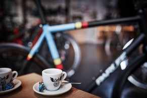 demasiado-cafe-ciclista/