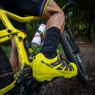 Nino Schurter estrena zapatillas ¿qué modelo es?