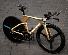 Golden arrives at the bicycles of Olympic champions