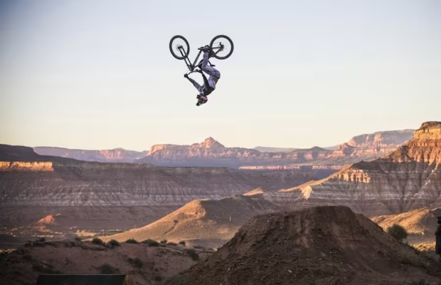 Essas serão as 8 participantes que farão história no Red Bull Rampage 2024.