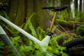 Fox Transfer NEO: the fastest wireless dropper post on the market