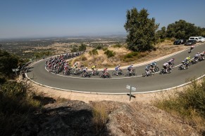Roglic wins at Pico Villuercas and is the new leader of La Vuelta