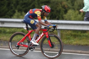 Will Juan Ayuso sign with Movistar?