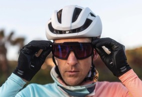 Electronics come to photochromic glasses