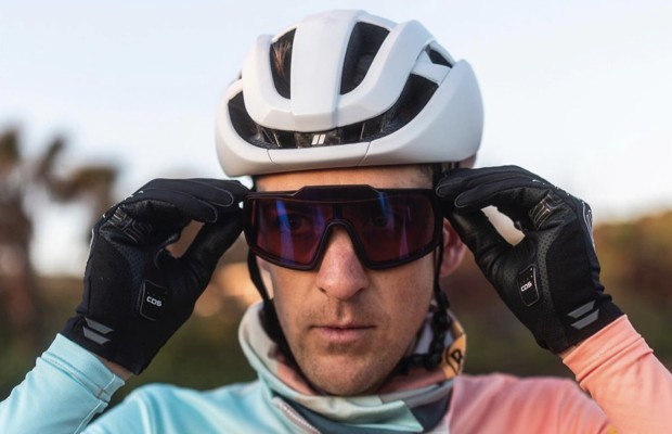 Electronics come to photochromic glasses