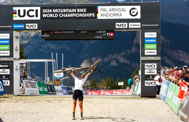 Jerome Gilloux and Sofia Wiedenroth win the E-MTB World Championship 2024