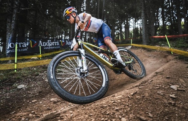 Pidcock and Pauline debut bikes in Andorra