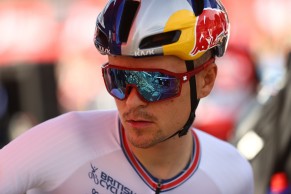 Victor Koretzky wins his first rainbow jersey at the 2024 Short Track World Championship