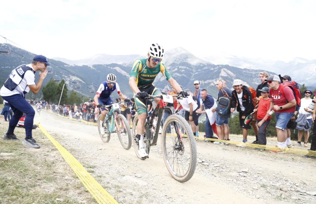 Alan Hatherly vence o Campeonato Mundial XCO 2024