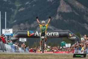 Alan Hatherly gana el Campeonato del Mundo XCO 2024