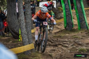 Puck Pieterse gana con una carrera perfecta el Campeonato del Mundo XCO 2024