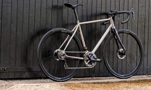 bici-titanio-acero-grafeno-aluminio-carbono/