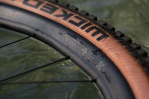 Fulcrum ventures into the Trail with the lightweight and durable Metal Carbon and Metal ALX