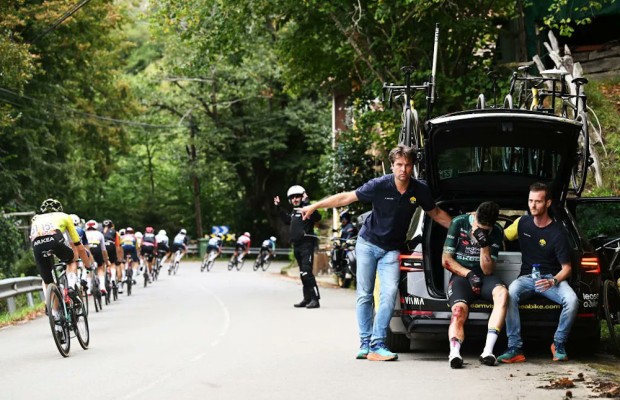 Van Aert encerra uma temporada com muita má sorte