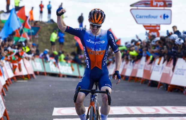 Eddie Dunbar wins the queen stage of La Vuelta, which did not create differences among the favorites