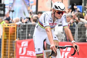 Van der Poel admits that the World Championship is too tough for him: "These will be the last weeks that I will race in this jersey"