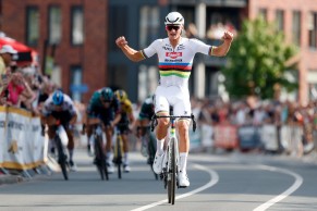 Van der Poel admits that the World Championship is too tough for him: "These will be the last weeks that I will race in this jersey"