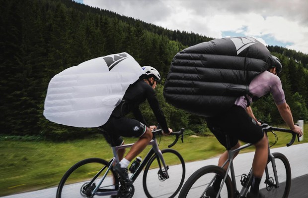 This backpack-balloon will make you go faster and safer