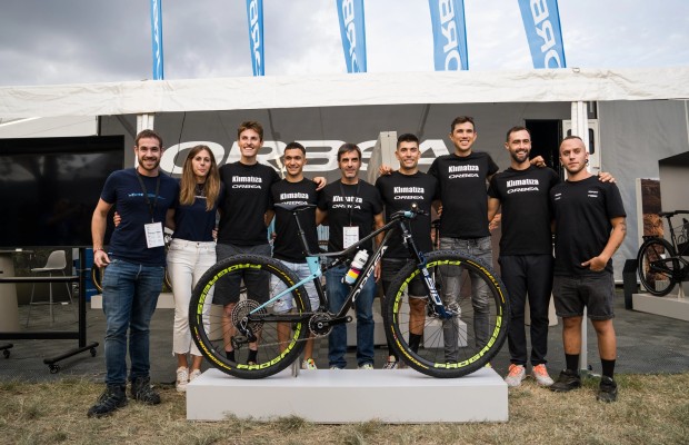 Presentado el nuevo Klimatiza Orbea Team a la espera de un fichaje estrella