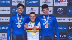 Um Remco Evenepoel desencadeado revalida o Campeonato Mundial de Contrarrelógio 2024