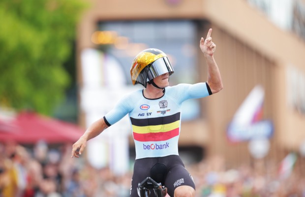 Un Remco Evenepoel déchaîné défend son titre de champion du monde du contre-la-montre en 2024