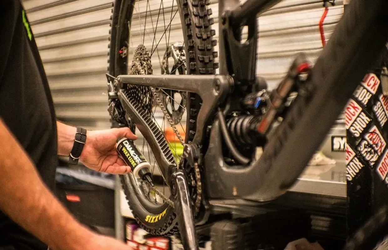 How to lubricate the drivetrain efficiently