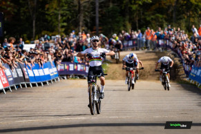 Victor Koretzky shows off his rainbow jersey and wins the Short Track in Lake Placid