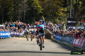 Sina Frei regresa a los más alto y gana el Short Track en Lake Placid