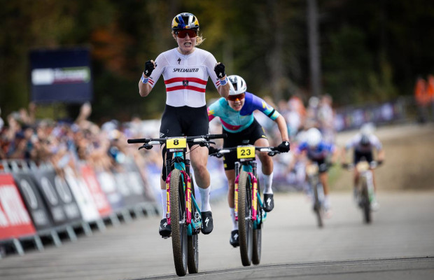 Laura Stigger firma un final mágico y gana la Copa del Mundo XCO de Lake Placid