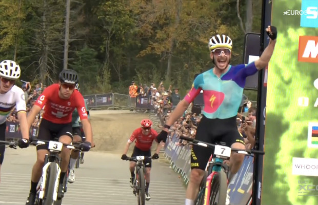 Koretzky wins a crowded sprint and takes the victory in the XCO World Cup at Lake Placid