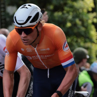 Van der Poel se rende diante de Pogacar e confirma que competirá no Mundial de Gravel