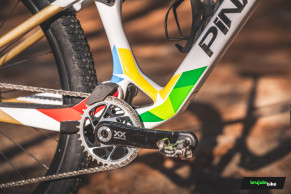 Nous avons testé le Pinarello Dogma XC, est-il aussi rapide que Tom Pidcock?
