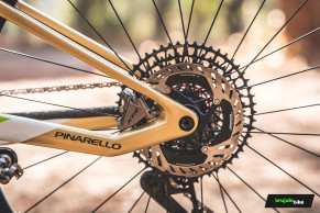 Nous avons testé le Pinarello Dogma XC, est-il aussi rapide que Tom Pidcock?