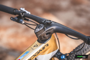 Nous avons testé le Pinarello Dogma XC, est-il aussi rapide que Tom Pidcock?