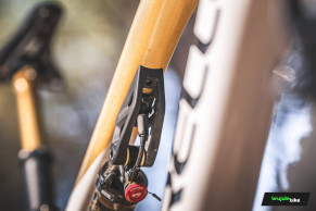 Nous avons testé le Pinarello Dogma XC, est-il aussi rapide que Tom Pidcock?