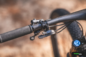 Nous avons testé le Pinarello Dogma XC, est-il aussi rapide que Tom Pidcock?