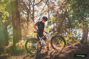 Nous avons testé le Pinarello Dogma XC, est-il aussi rapide que Tom Pidcock?