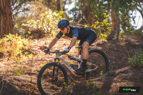 Nous avons testé le Pinarello Dogma XC, est-il aussi rapide que Tom Pidcock?