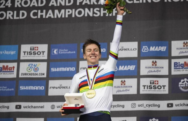 Tadej Pogacar portera le maillot arc-en-ciel pour la première fois lors du Giro dell'Emilia