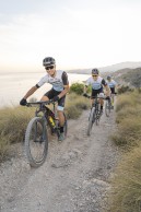 Decathlon presenta una tirada limitada del conjunto técnico Rockrider Racing Team