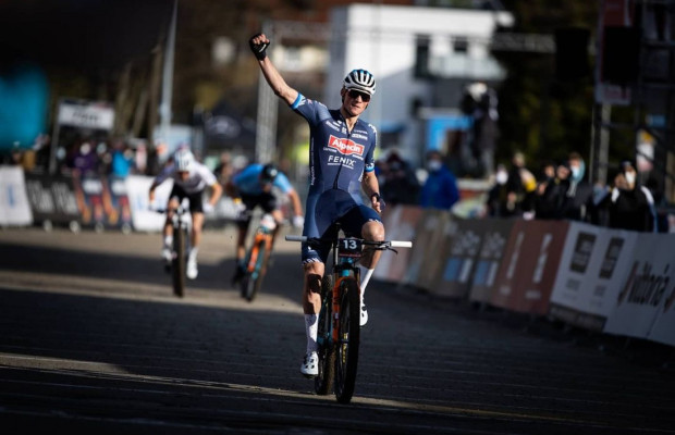 Van der Poel confirme que son retour au VTT pourrait être en 2025 : "Je n'ai jamais caché que j'aimerais beaucoup remporter le titre de Champion du Monde de VTT"